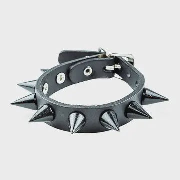 1 Row Cone Spike Buckle Bracelet