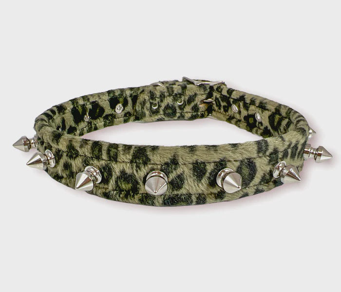 Fuzzy Leopard 1/2" Spike Choker